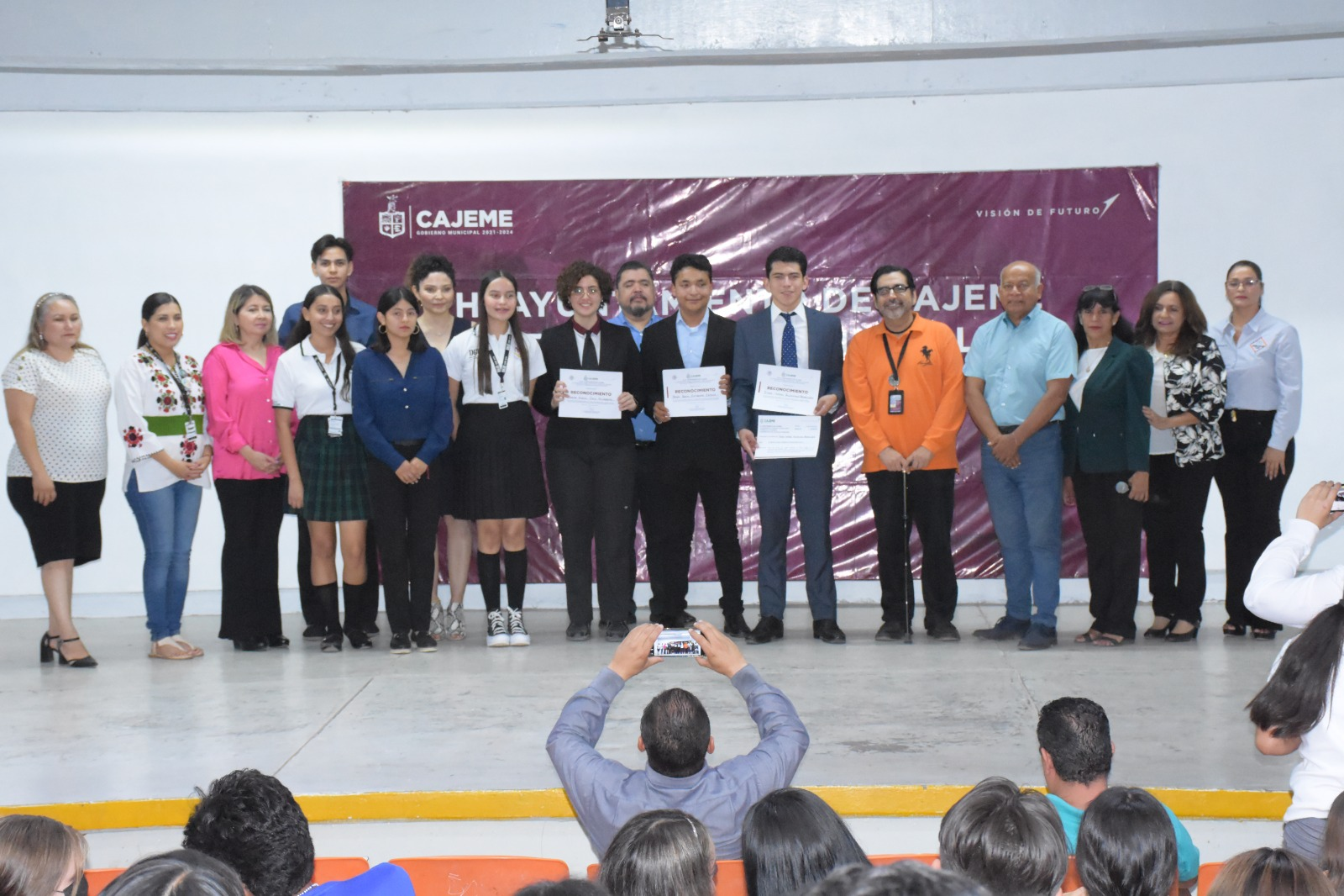 PARTICIPAN ALUMNOS DE PREPARATORIA EN CONCURSO DE ORATORIA 2023 - RTN ...